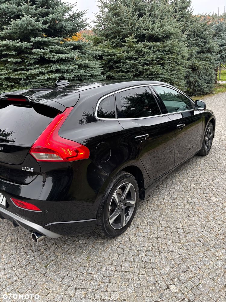 Volvo V40 D3 Drive-E R-Design Momentum - 13