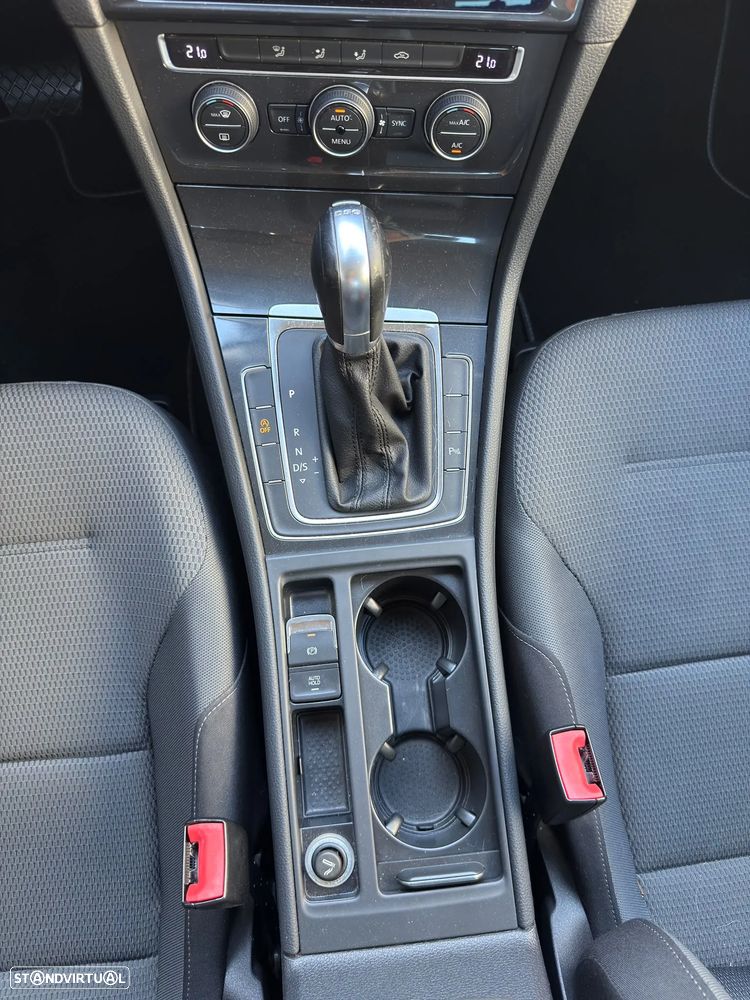 VW Golf 1.6 TDI Confortline DSG - 14