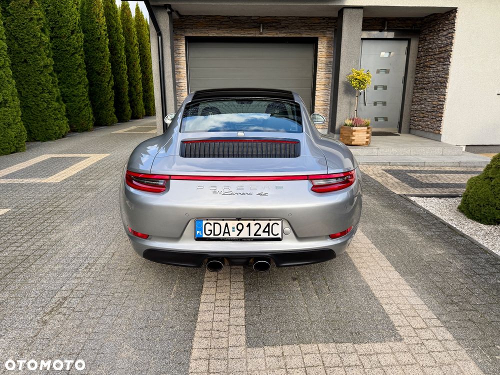 Porsche 911 Carrera 4S - 5