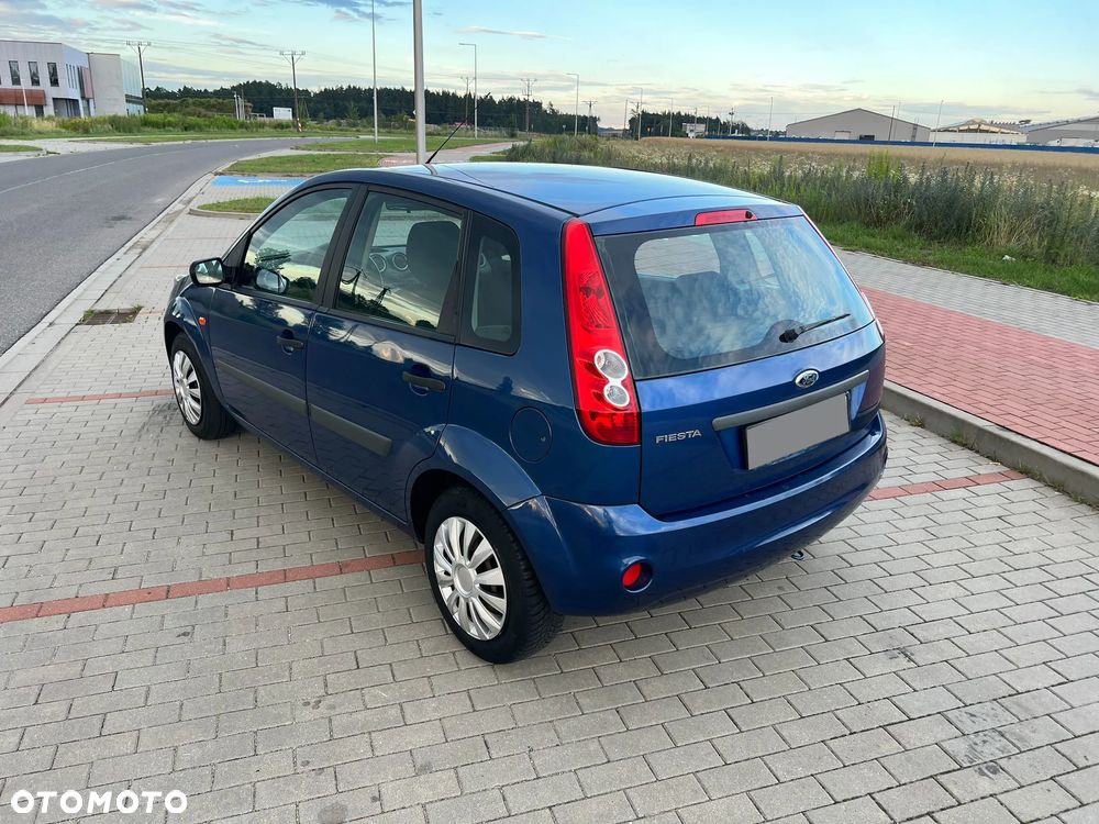 Ford Fiesta 1.4 Ambiente - 10
