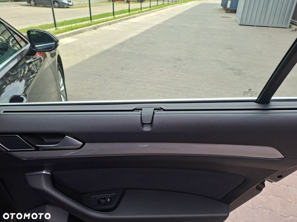 Volkswagen Passat Variant 2.0 TDI EVO Business DSG - 15
