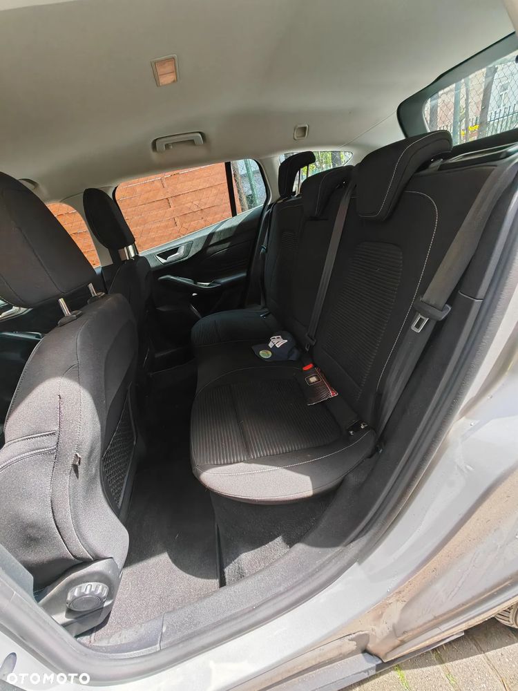 Ford Focus 2.0 EcoBlue Titanium - 11