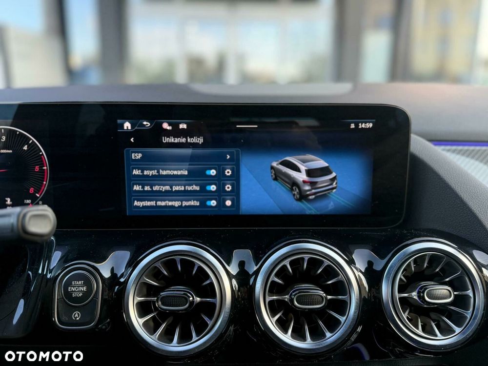 Mercedes-Benz GLA - 19