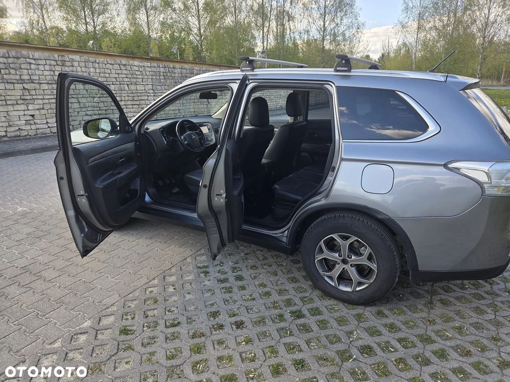 Mitsubishi Outlander 2.2 DID Intense + 4WD - 7