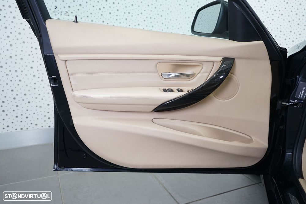 BMW 320 d Line Luxury - 21