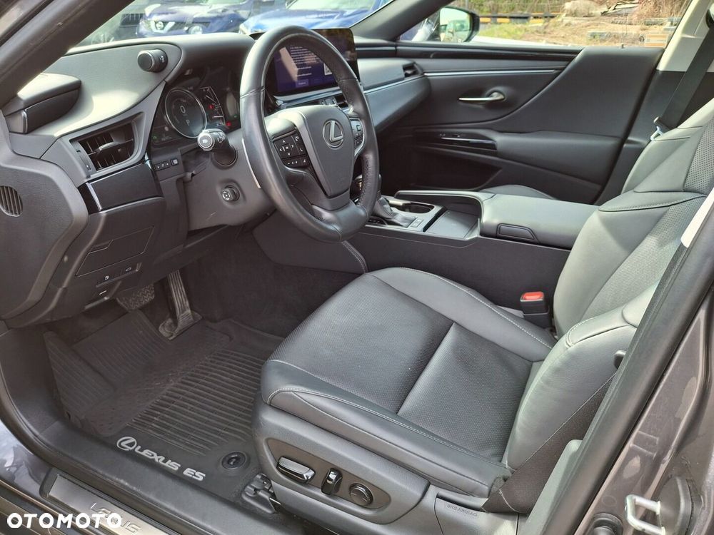Lexus ES 300h Business Edition - 9