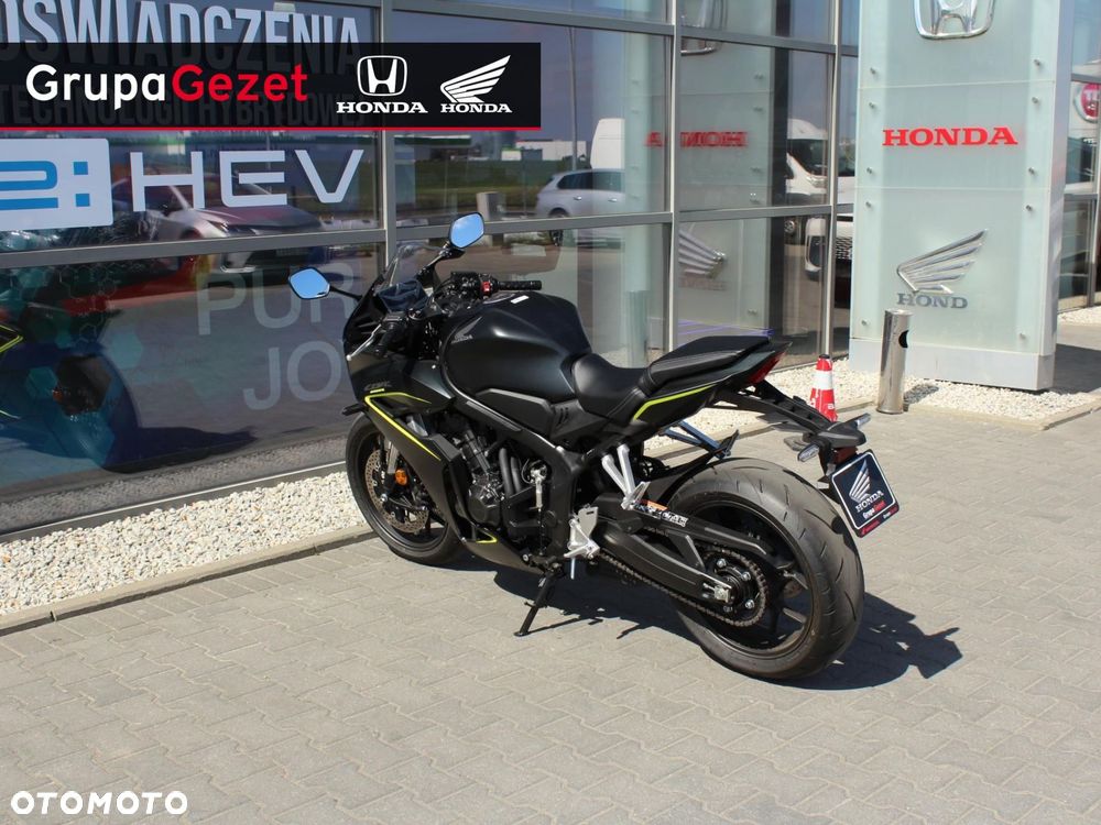 Honda CBR - 7