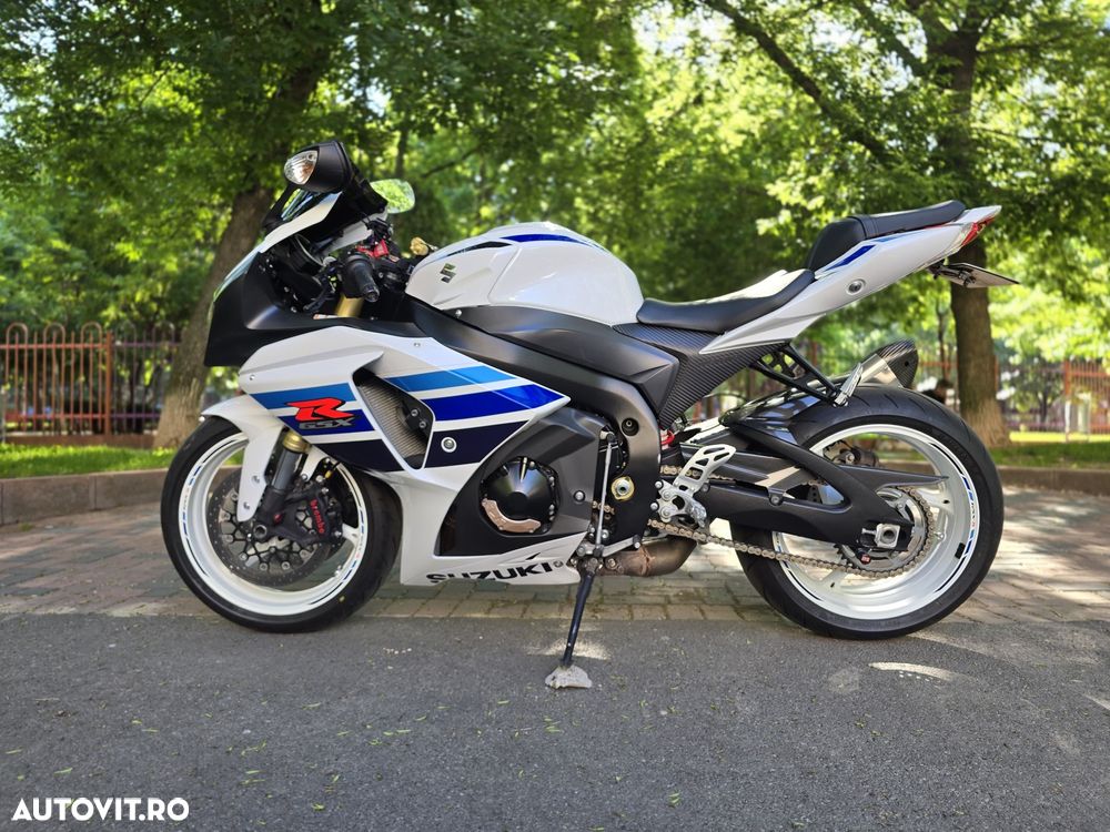 Suzuki GSX-R 1000 Commemorative Edition - 5