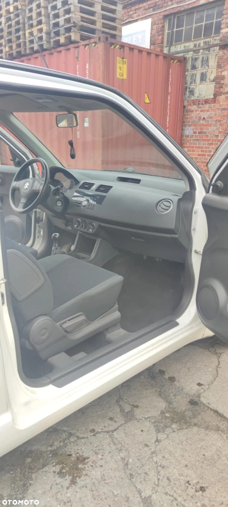 Suzuki Swift - 12