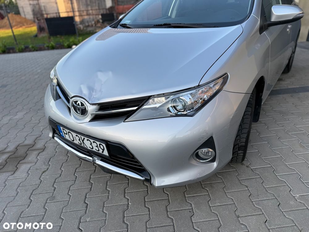 Toyota Auris 1.6 Premium Comfort - 29