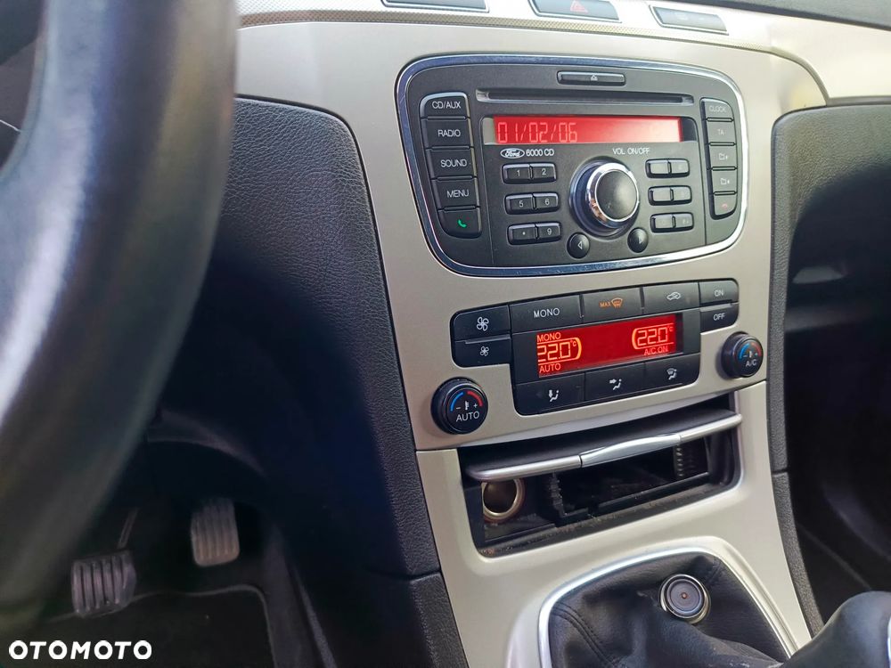Ford S-Max 2.0 Titanium - 28