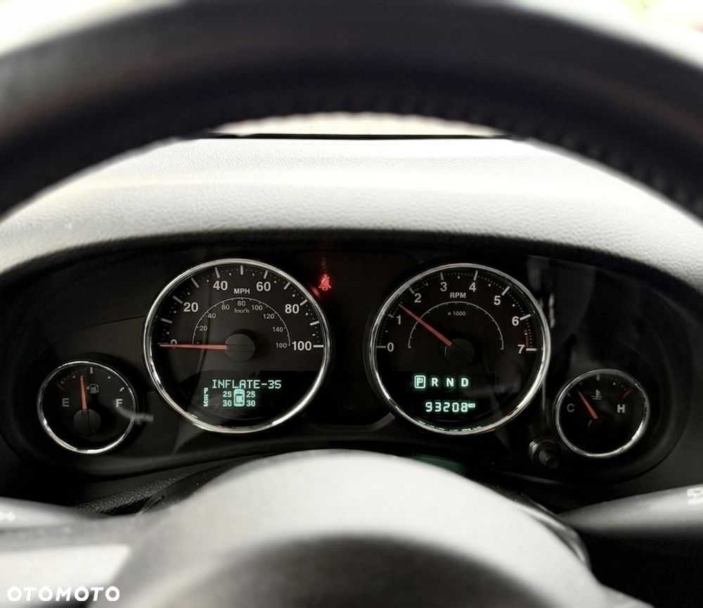 Jeep Wrangler 3.6 Unlim Sahara - 25
