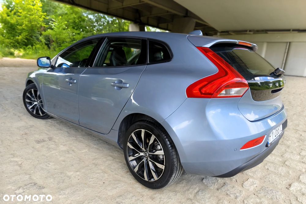 Volvo V40 T2 Drive-E Momentum - 9