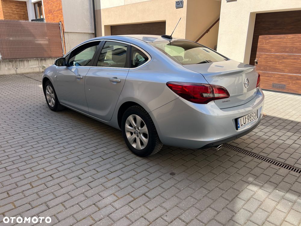 Opel Astra 1.4 T Business S&S - 3