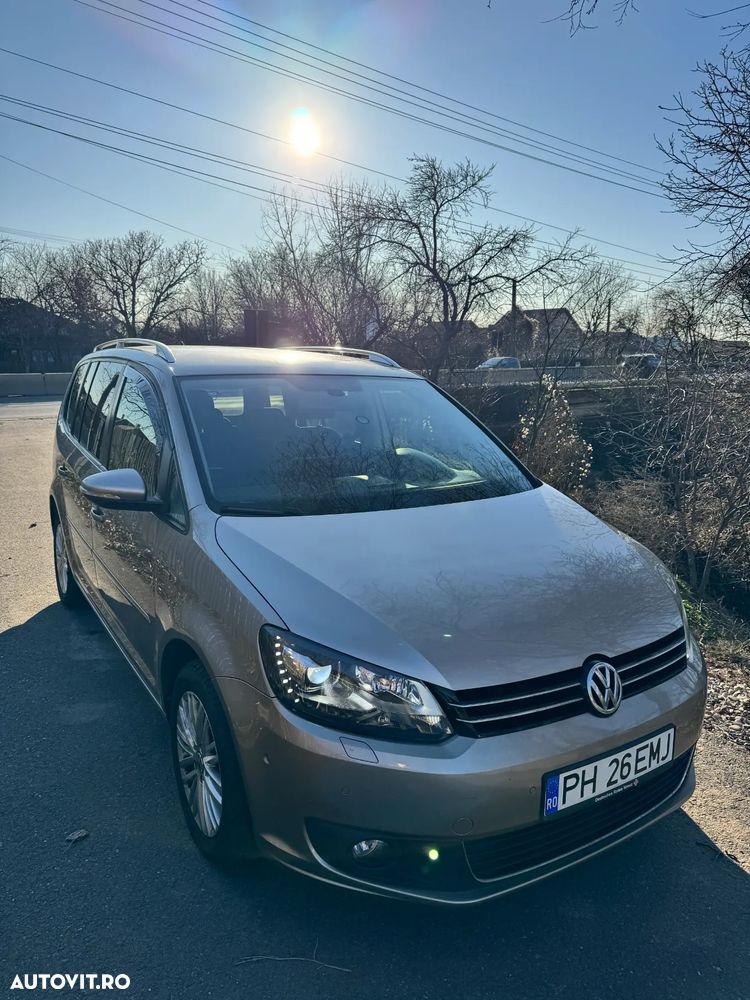Volkswagen Touran 1.6 TDI DSG Highline - 1