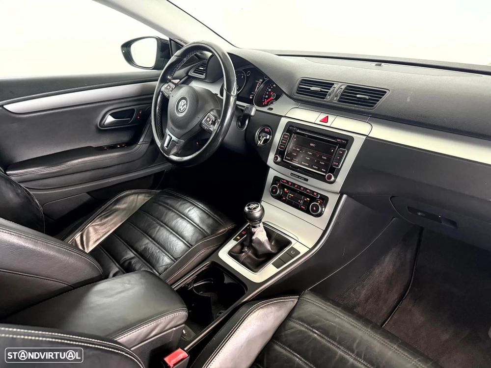 VW Passat CC 2.0 TDi BlueMotion - 37