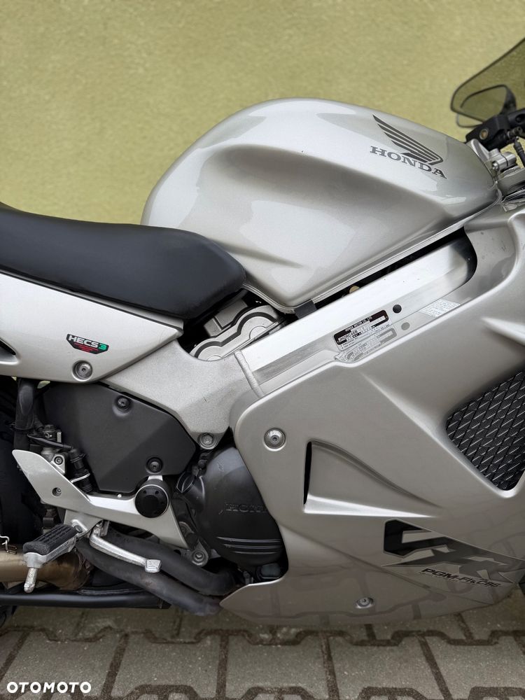 Honda VFR - 8