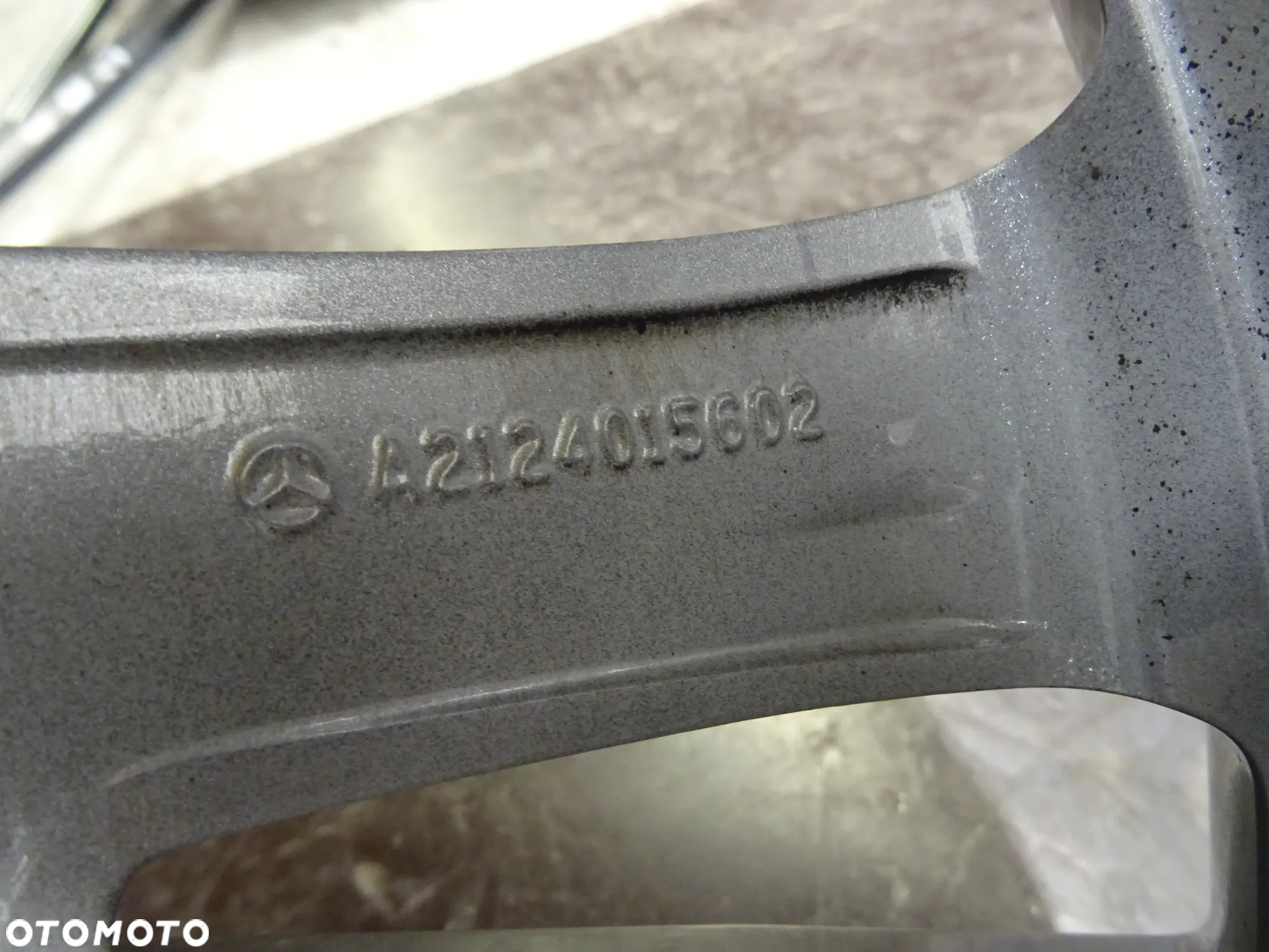MERCEDES W212 LIFT FELGI ALUMINIOWE ALUFELGI 5X112 R17 8J ET48 TPMS - 18