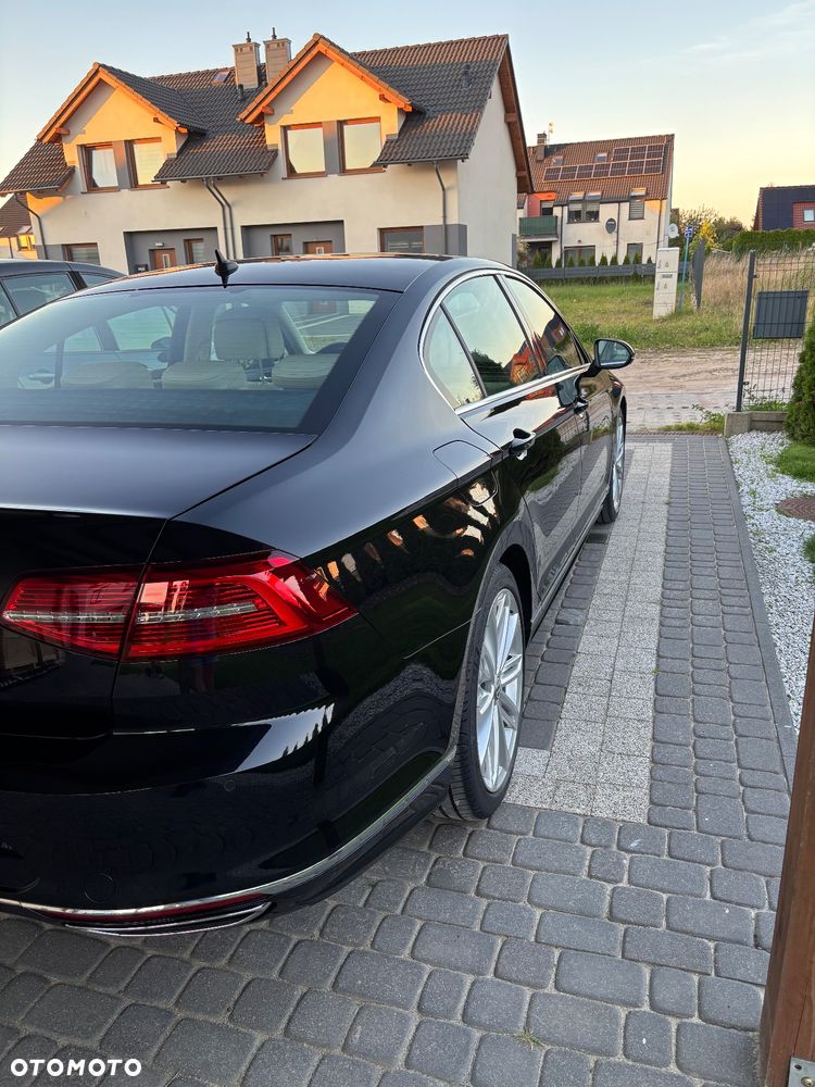 Volkswagen Passat 2.0 TDI Bi-Turbo BMT 4Mot Highline DSG - 4