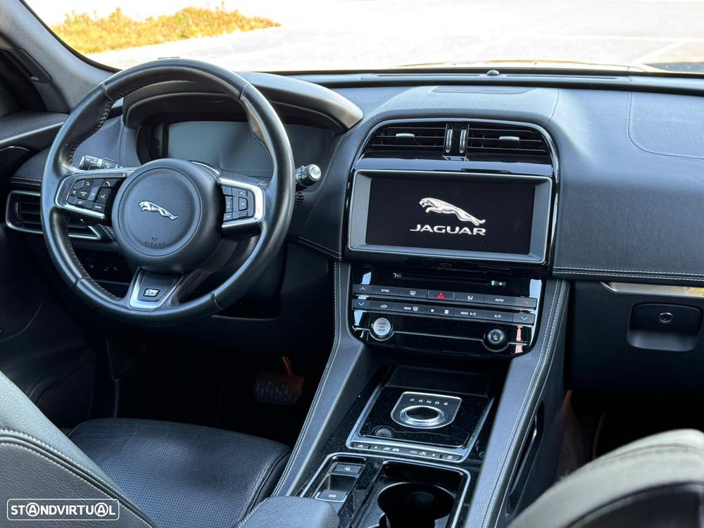 Jaguar F-Pace 2.0 i4D R-Sport AWD Aut. - 4