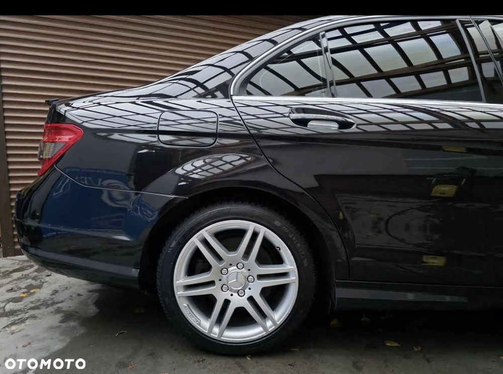 Mercedes-Benz Klasa C 320 CDI DPF 7G-TRONIC Avantgarde - 4