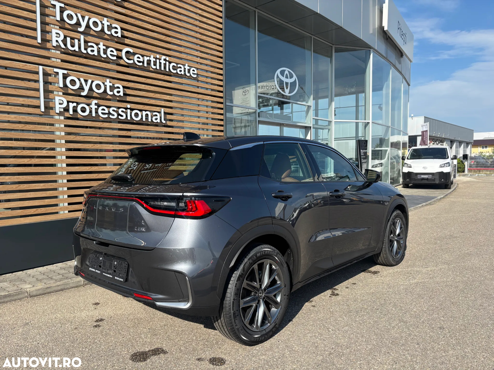 Lexus LBX 1.5 HEV 4x2 CVT Relax - 3