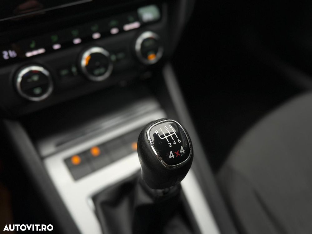 Skoda Octavia 1.6 TDI 4X4 ELEGANCE - 19