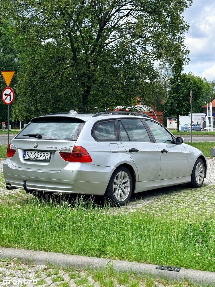 BMW Seria 3 320d - 8