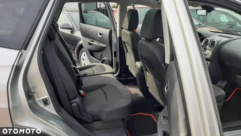 Nissan Qashqai+2 - 12