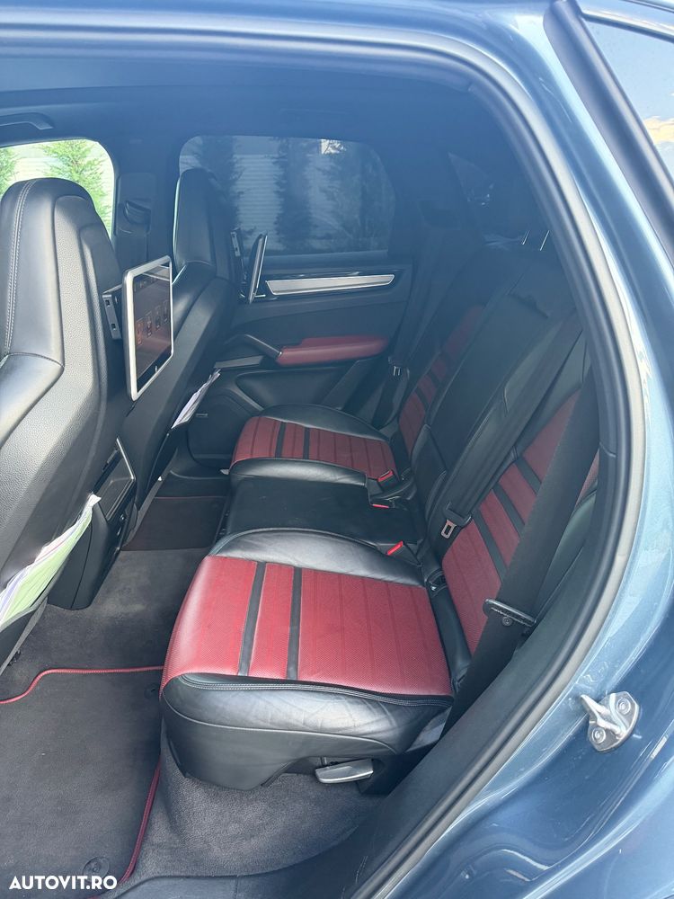 Porsche Cayenne S - 10