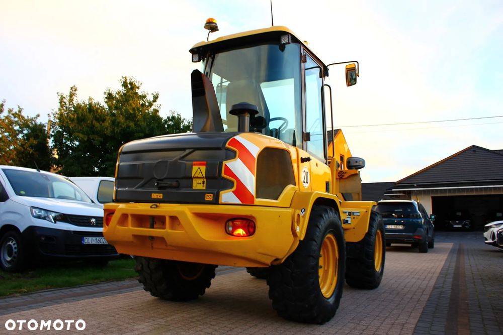Volvo L30G - 9