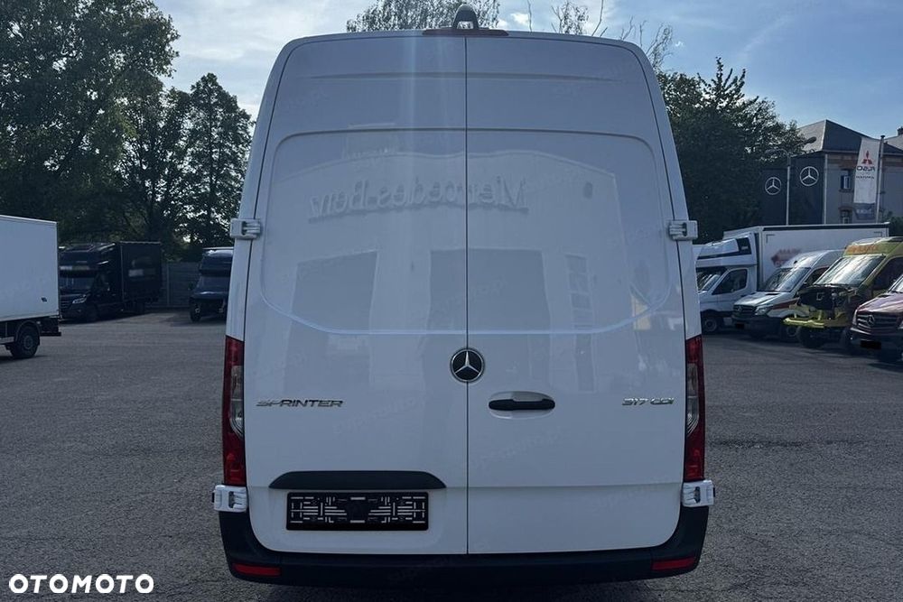 Mercedes-Benz Sprinter 317 CDI Długi PRO AUT 1.9 170KM - 9