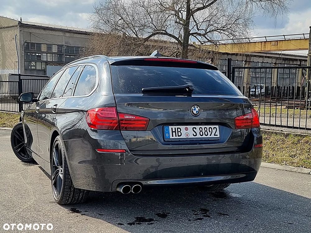 BMW Seria 5 520d Luxury Line sport - 12