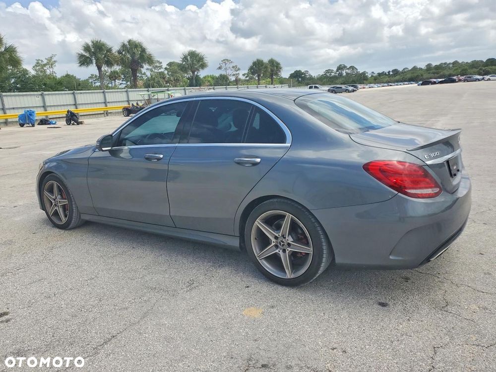 Mercedes-Benz Klasa C 300 7G-TRONIC Exclusive - 2