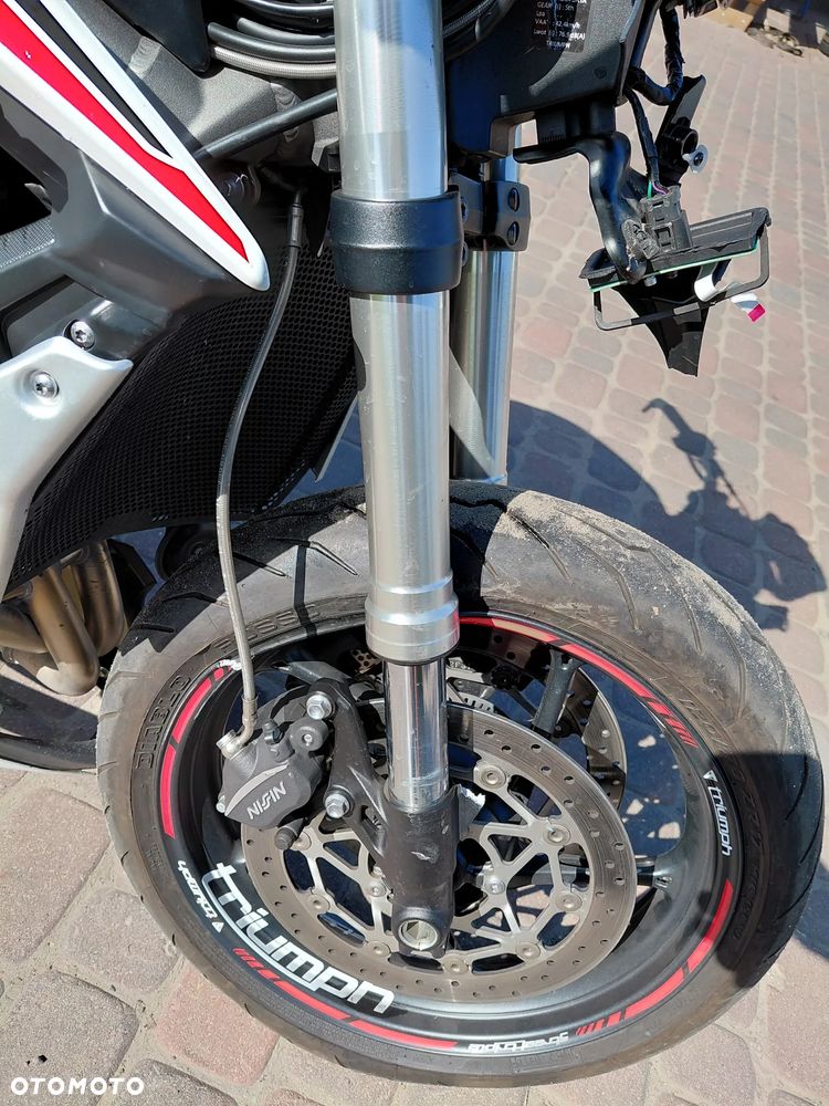 Triumph Street Triple - 15