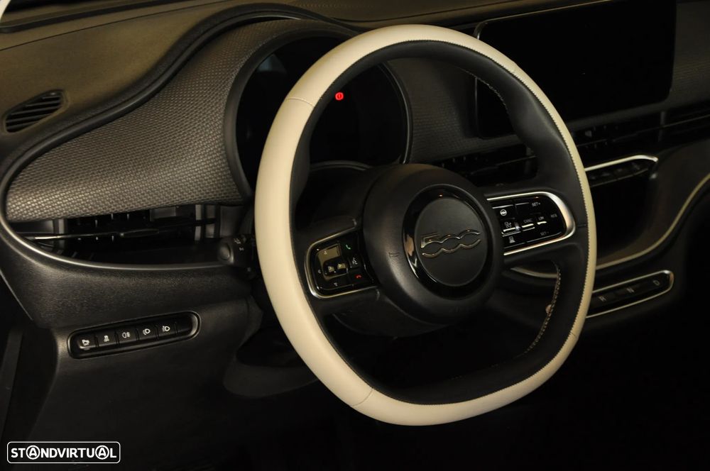 Fiat 500e C La Prima - 32