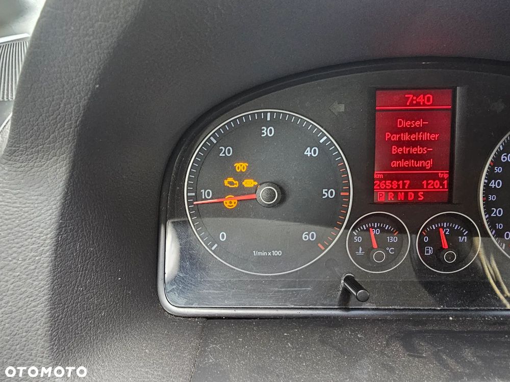 Volkswagen Touran 2.0 TDI DSG Highline - 13