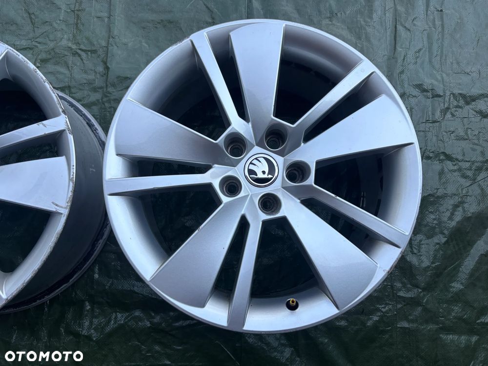 Skoda Felga aluminiowa 18" ET 5x112 3V0601025AG - 3