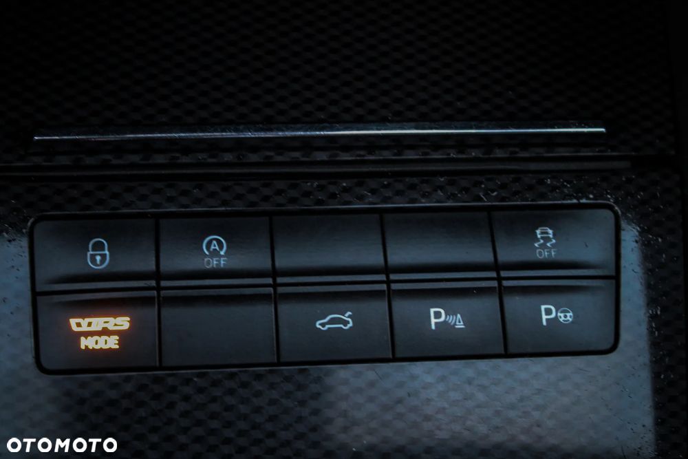 Skoda Octavia 2.0 TDI DSG RS - 27