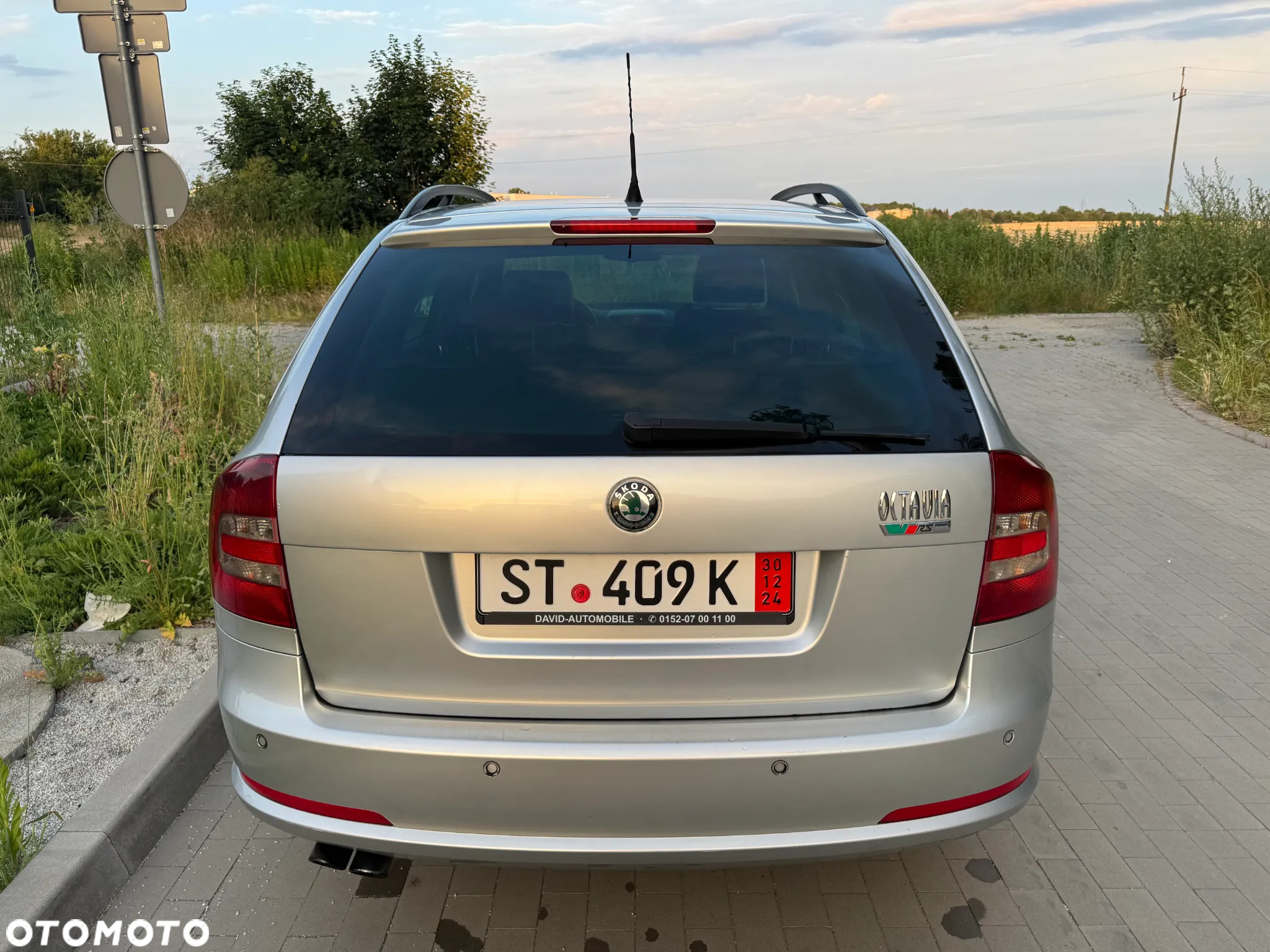 Skoda Octavia Combi 2.0 TDI DPF RS - 23