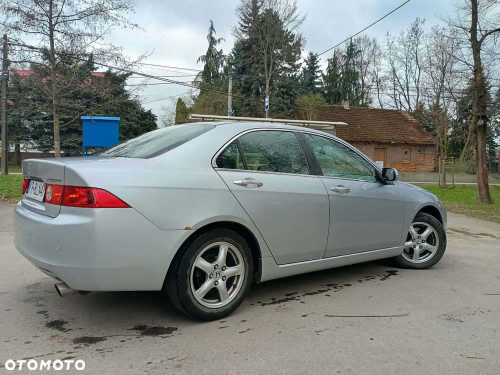 Honda Accord 2.0 Sport - 11