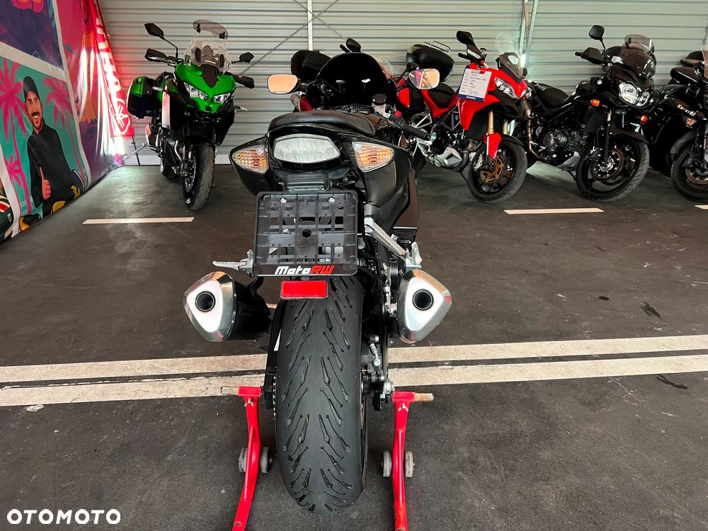 Suzuki GSX-R - 16