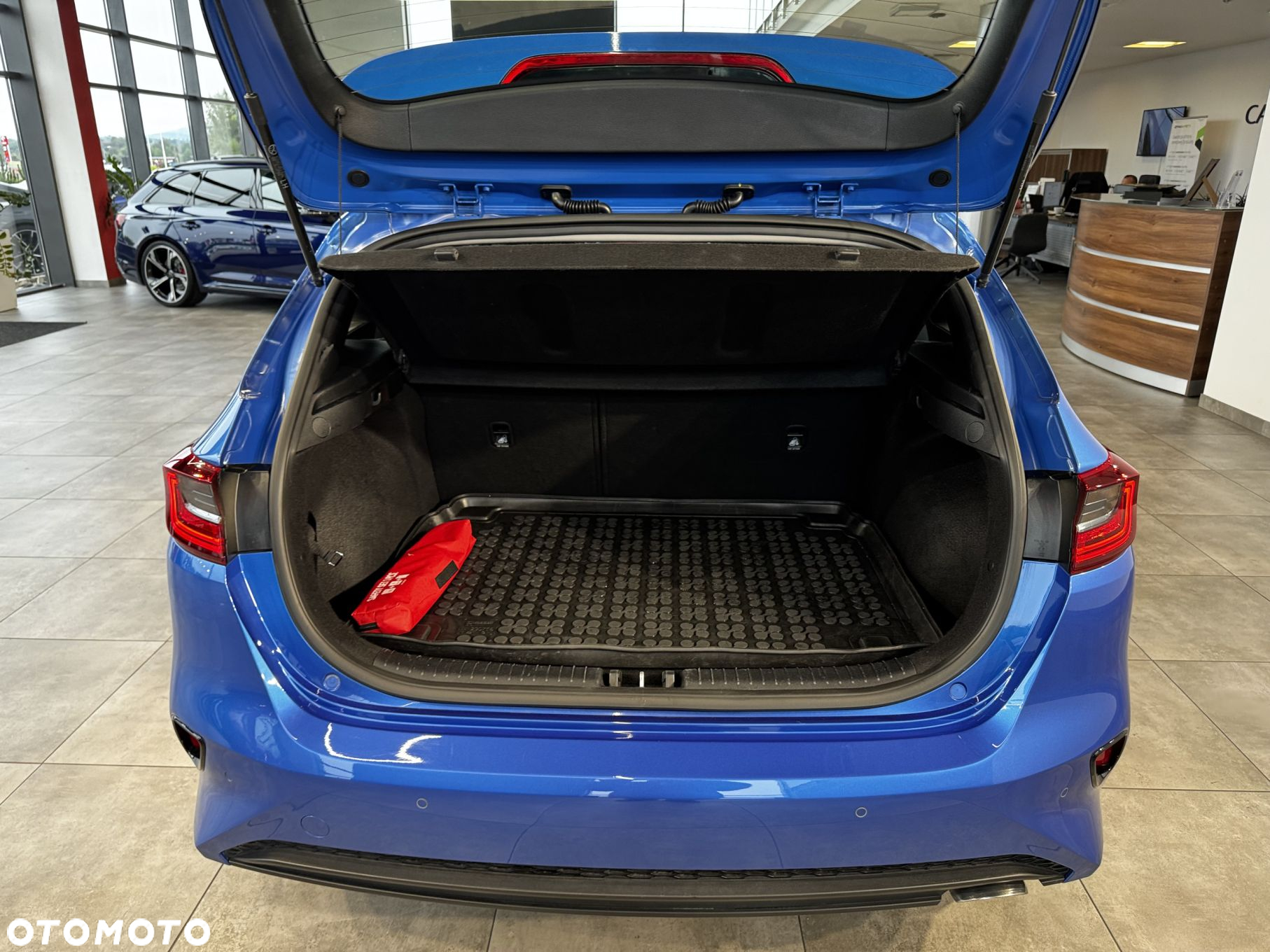 Kia Ceed - 10