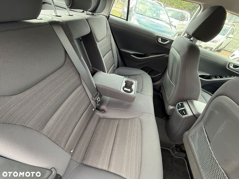 Hyundai IONIQ 1.6 GDI Premium - 26