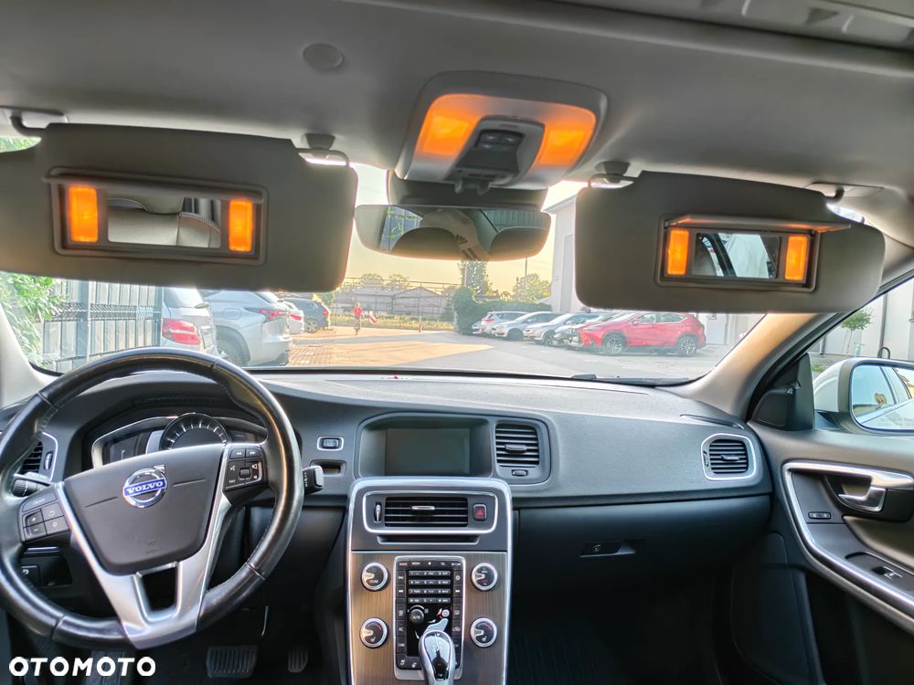 Volvo S60 T5 Drive-E Summum - 25