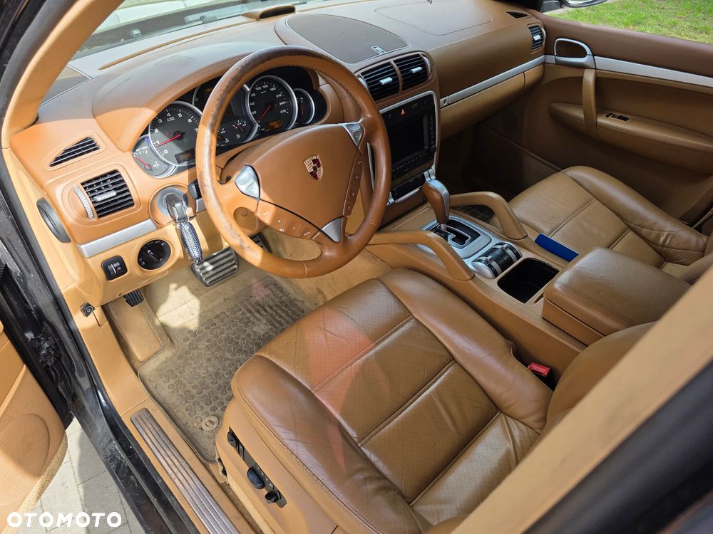 Porsche Cayenne - 6