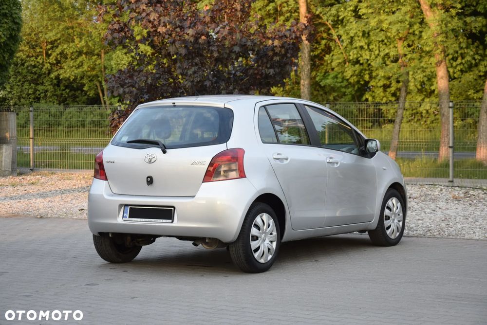 Toyota Yaris - 7