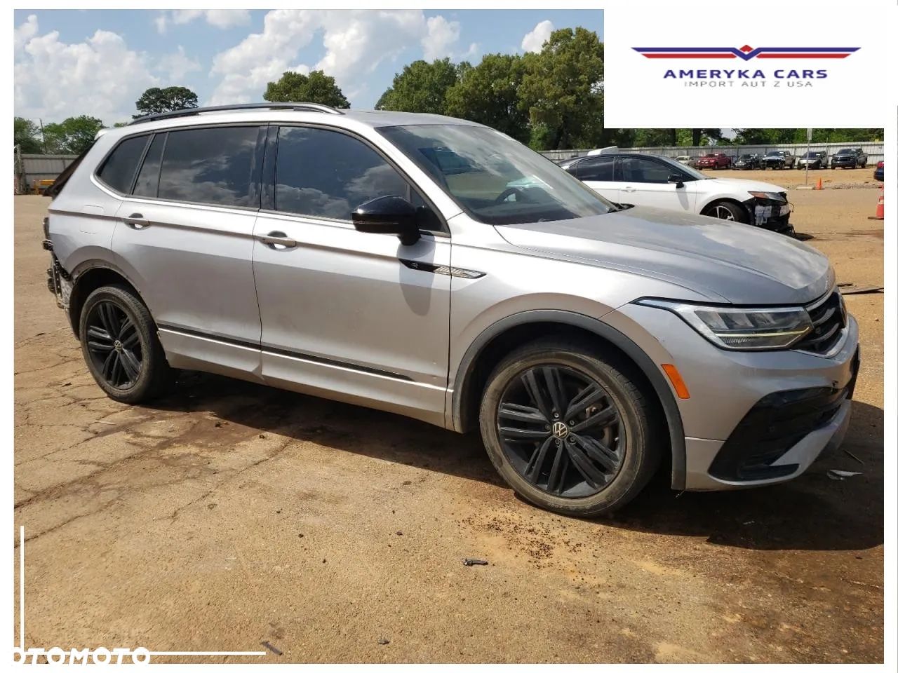Volkswagen Tiguan - 1