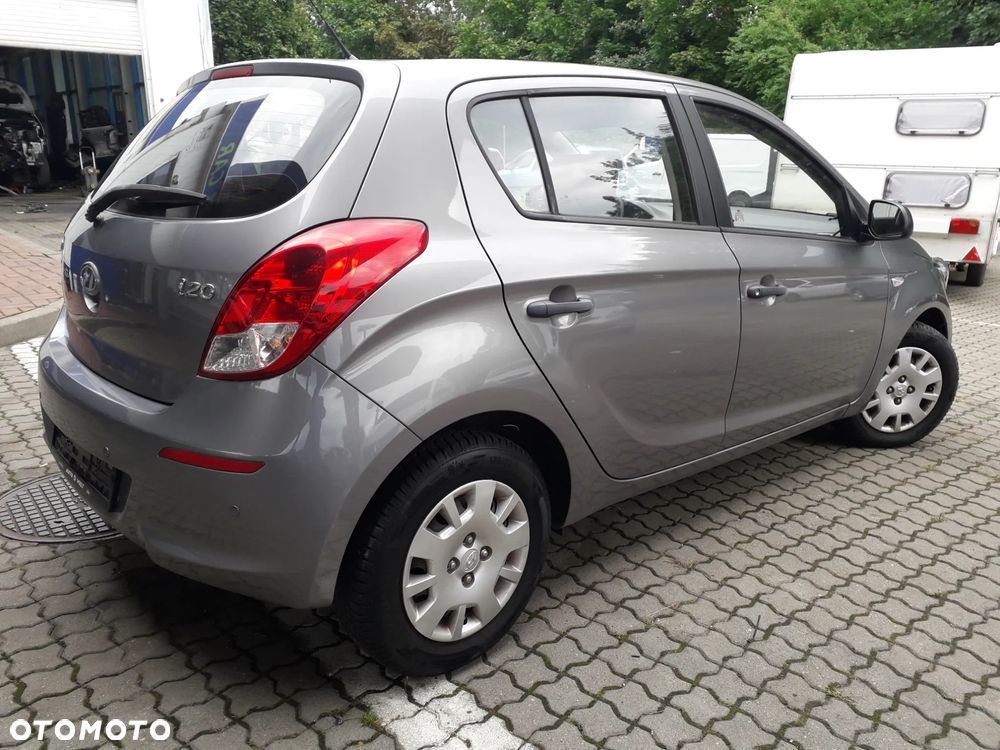 Hyundai i20 1.25 Comfort - 12