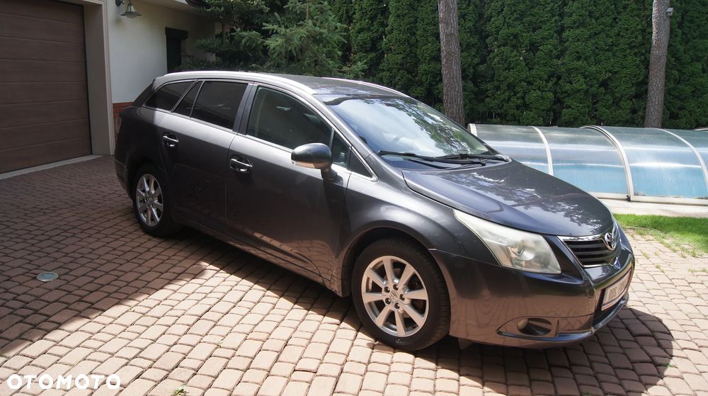 Toyota Avensis - 4